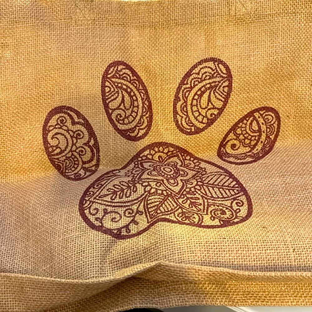 Medium woven tote